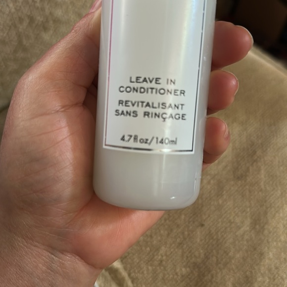 OUAI Leave In Conditioner - Picture 4 of 8
